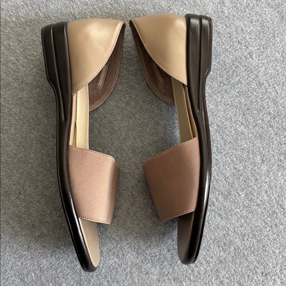 NEW Mootsies Tootsies Women's Neutral Beige Flats 9 - Picture 4 of 9